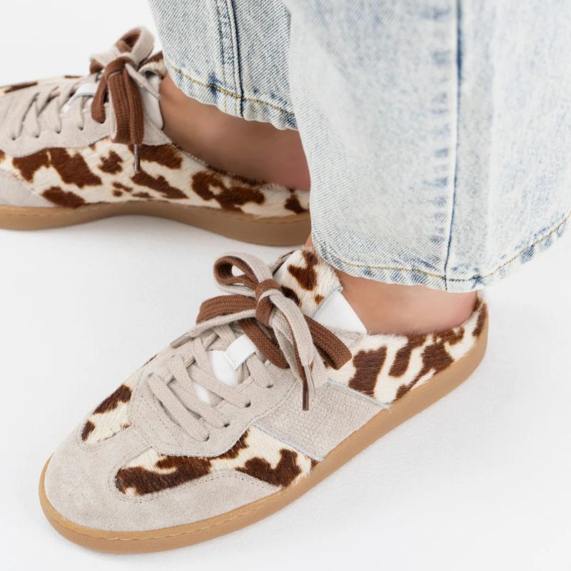 Beige met offwhite sneaker Nome Cow Hair On - Capuchon Fashion