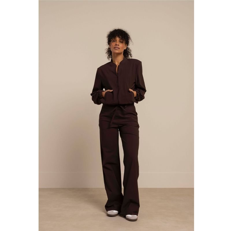 Espresso wide fit travel broek Abigail - Capuchon Fashion