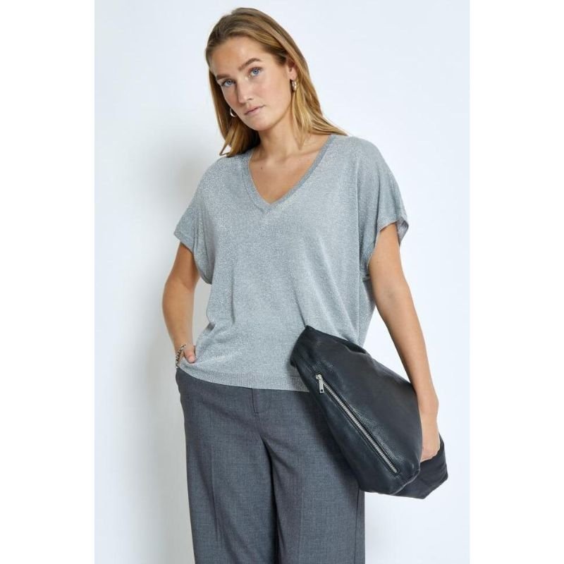 Lichtgrijze top Carlina - Capuchon Fashion