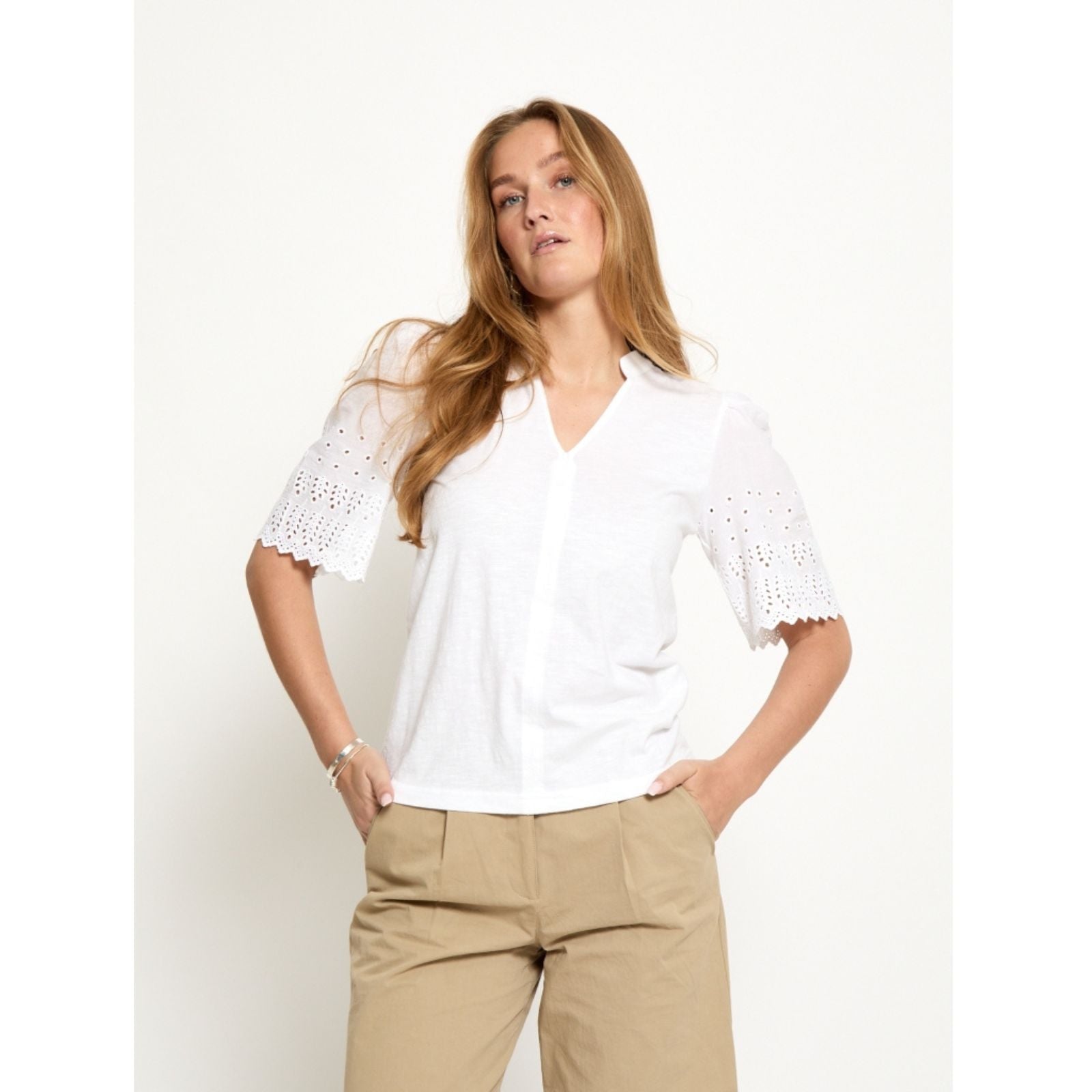 Witte kanten mouw detail blouse Nema - Capuchon Fashion