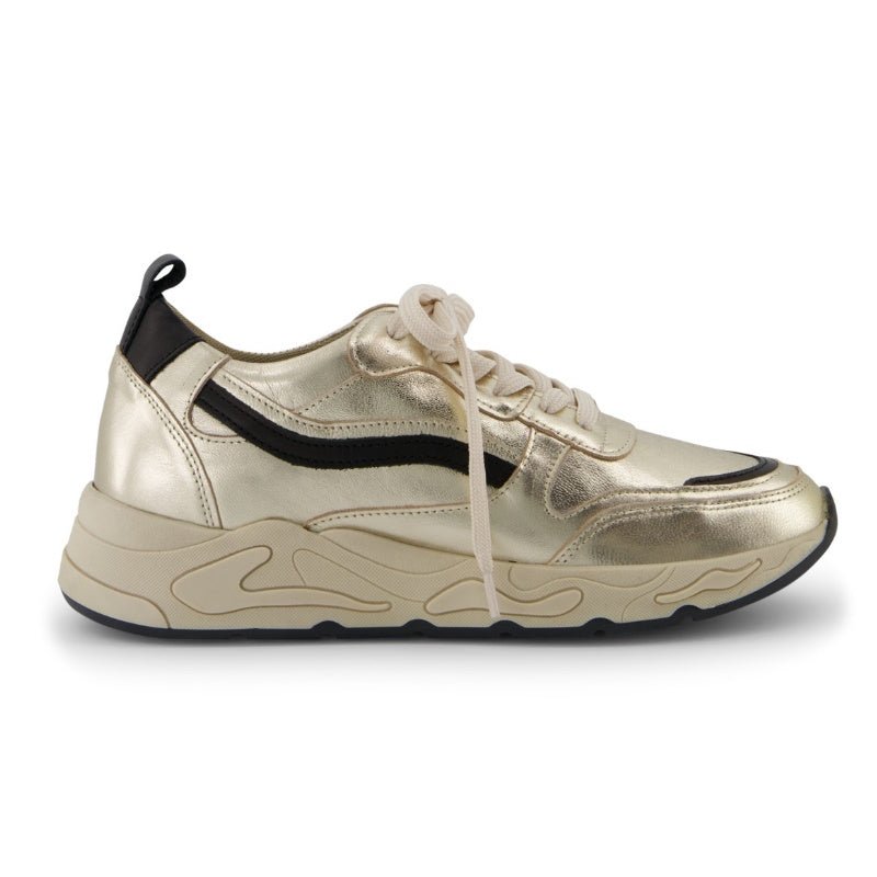 Gouden sneaker Stockholm - Capuchon Fashion