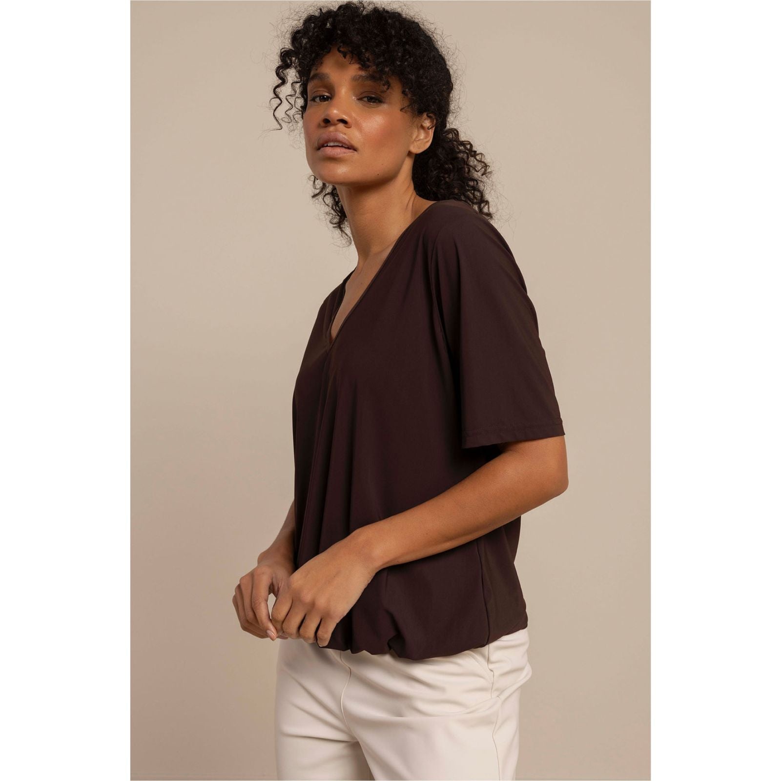 Espresso travel v - hals shirt Vicky - Capuchon Fashion