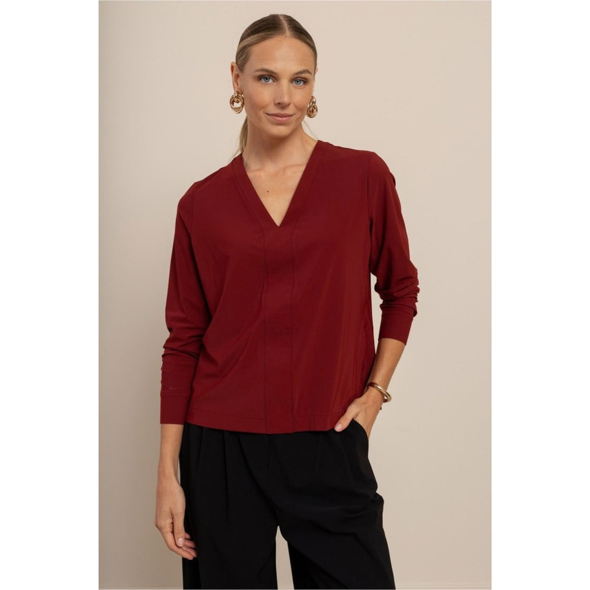 Red Wine v-hals travel top Ulla