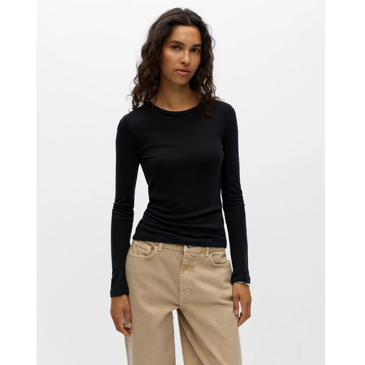 Zwarte regular longsleeve top Alma - Capuchon Fashion