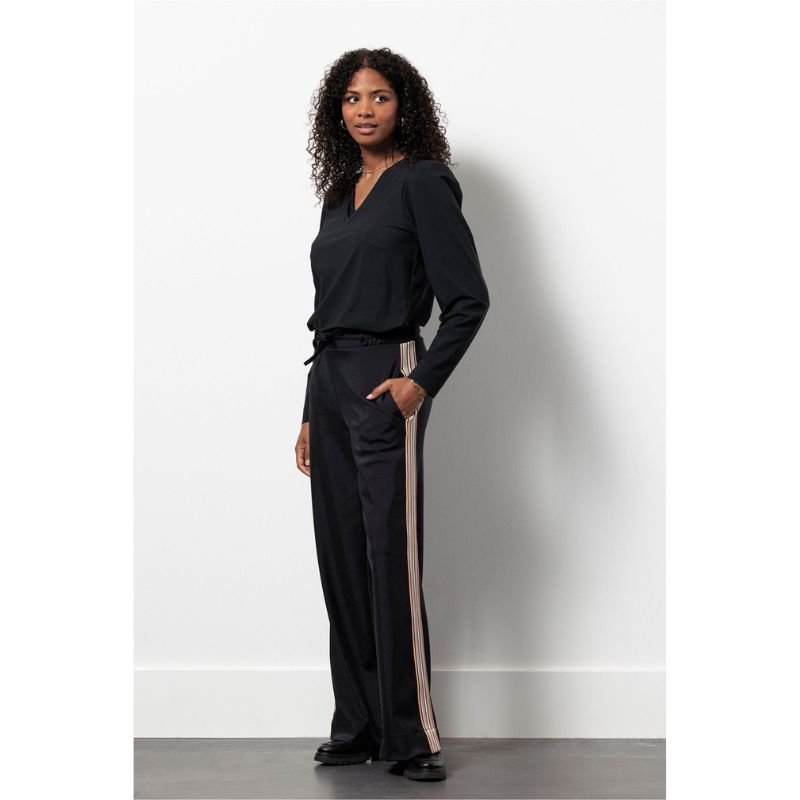 Zwarte shiny bonded trousers Iggy - Capuchon Fashion