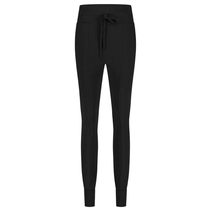Zwarte slim fit travel broek Franka - Capuchon Fashion