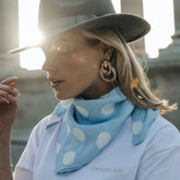 Blauw met witte sjaal Dots - Capuchon Fashion